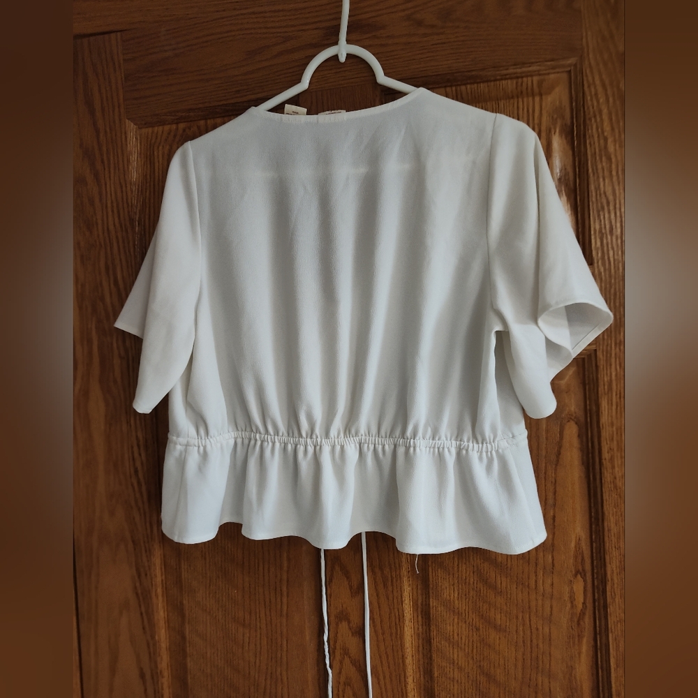 Women's Levi's Lisa Blouse - Relaxed Fit Light & Airy - Size Small - Retail $55 - Picture 4 of 6